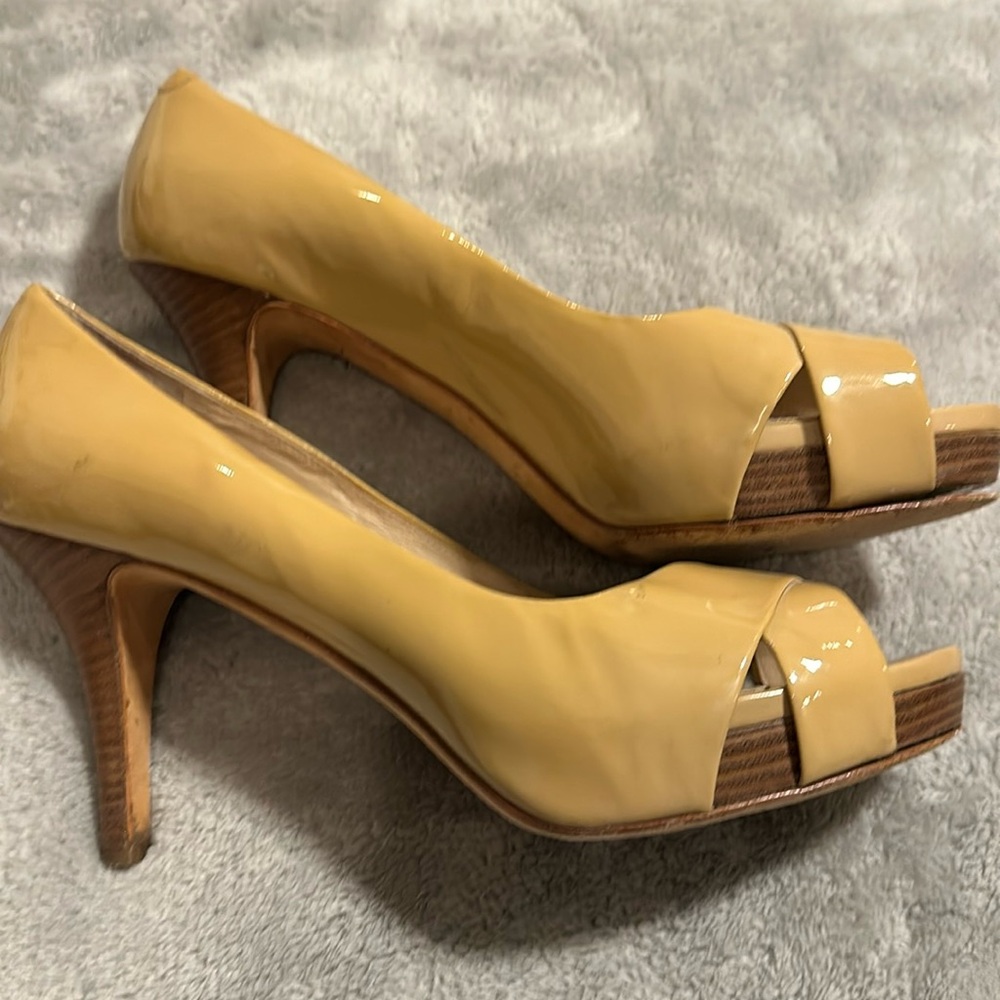 Via Spiga tan patten peep toe heels size 8